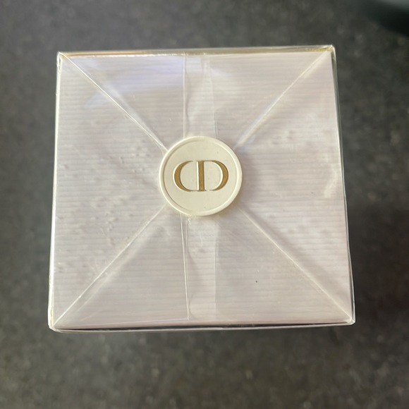 Dior J'adore Eau de Parfum 3.4 Fl. Oz/100ml NWT - Picture 3 of 4